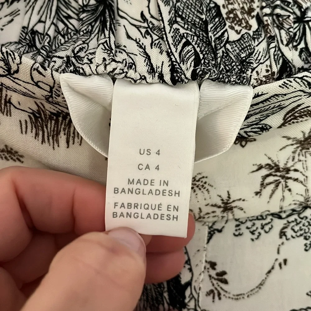 H & M shorts size 4 - Picture 2 of 5